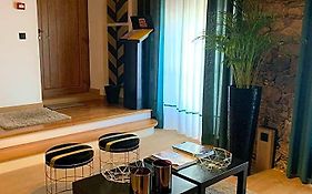 Largo Da Rainha, Guesthouse